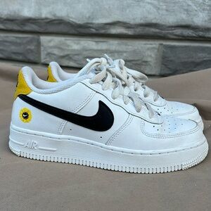 Nike Kids Air Force 1 LV8 - Size 4.5